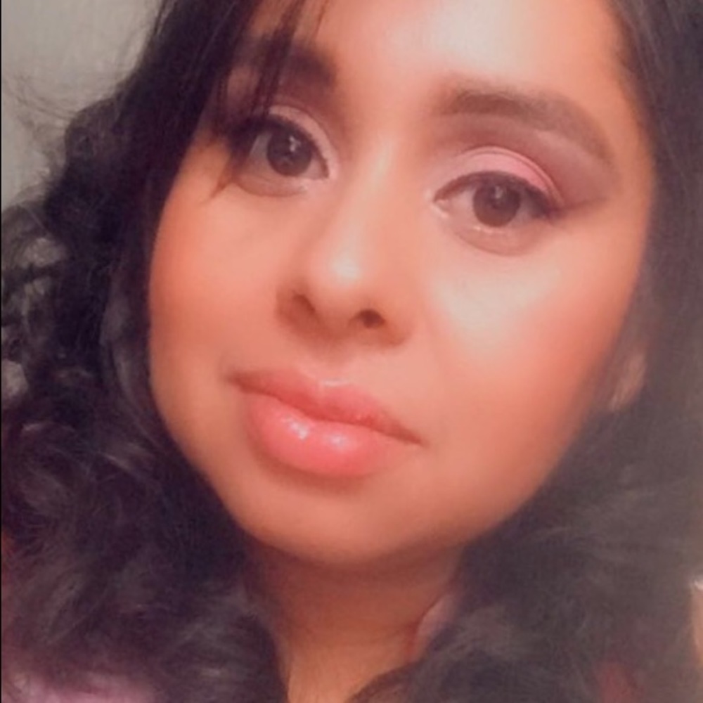 Meet your Posher, Esmeralda